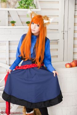 日本CosPlay_绫香サク (サク綾香 Saku Ayaka) 《狼与香辛料》赫萝 写真集