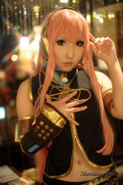 日本CosPlay_绫香 (Sakuサク) 《VOCALOID》 Megurine Luka 写真集[133P]