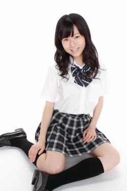 YS Web_Natsumi Chiba 千葉夏美《17歳のハーフちゃん入学！》写真集 Vol.415[44P]