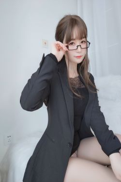 网络美女_Coser小姐姐白银81 - 黑西服